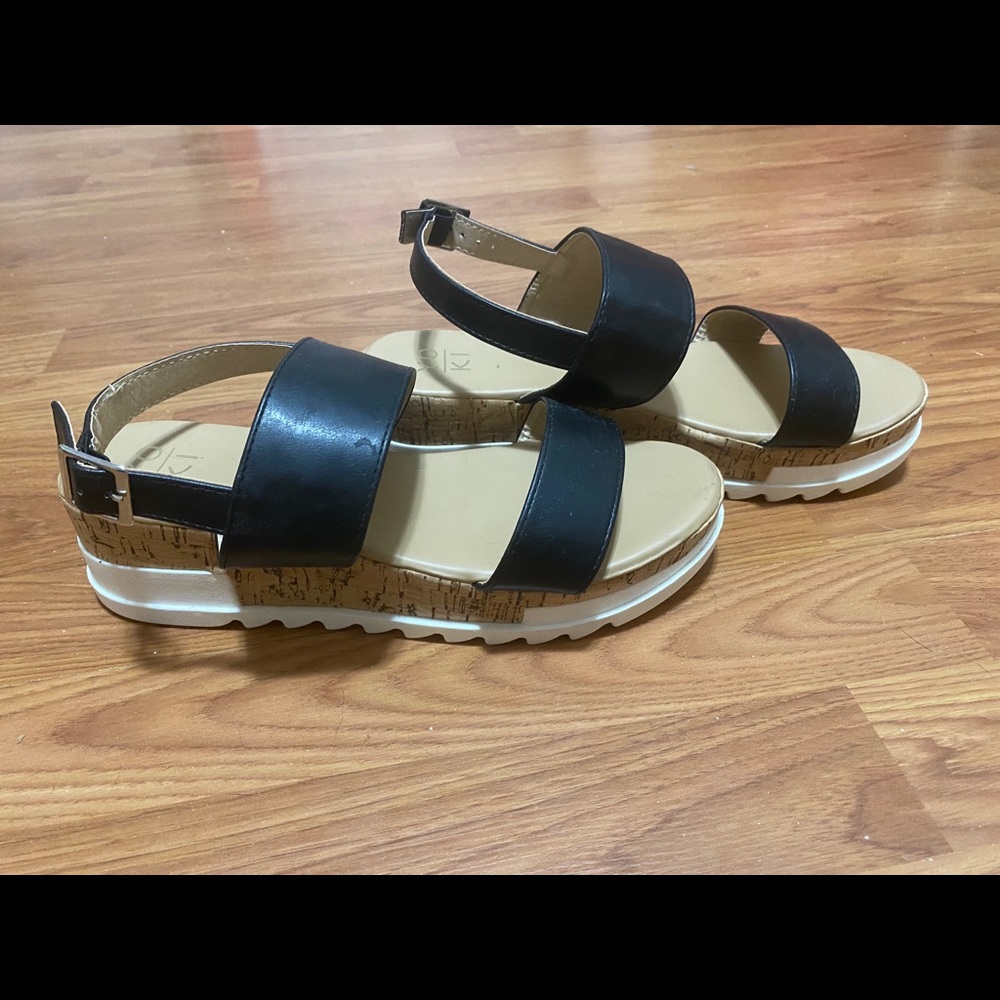 Women’s platform sandals